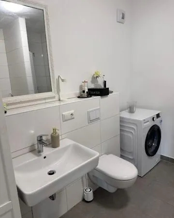 Apartment Modern Near Airport *